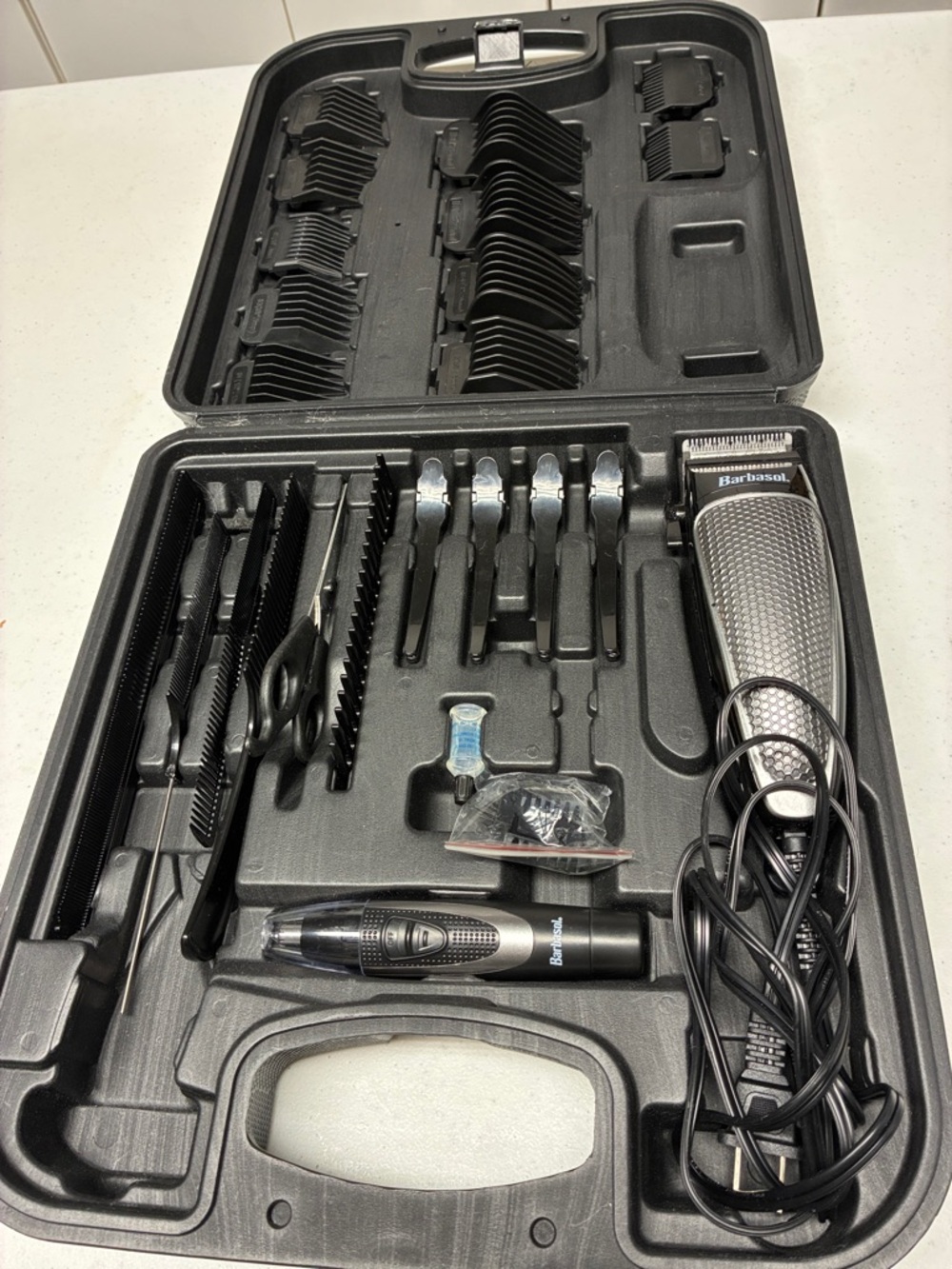 Barbasol Corded Hair Clipper Kit Men’s Grooming Set w Case & Guide Combs